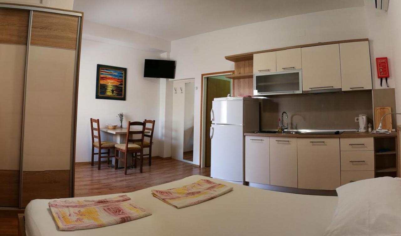 Apartments Zdenka Starigrad Paklenica Exteriör bild