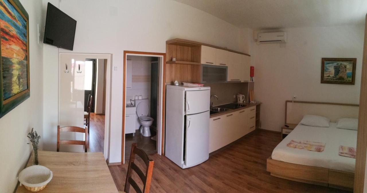 Apartments Zdenka Starigrad Paklenica Exteriör bild