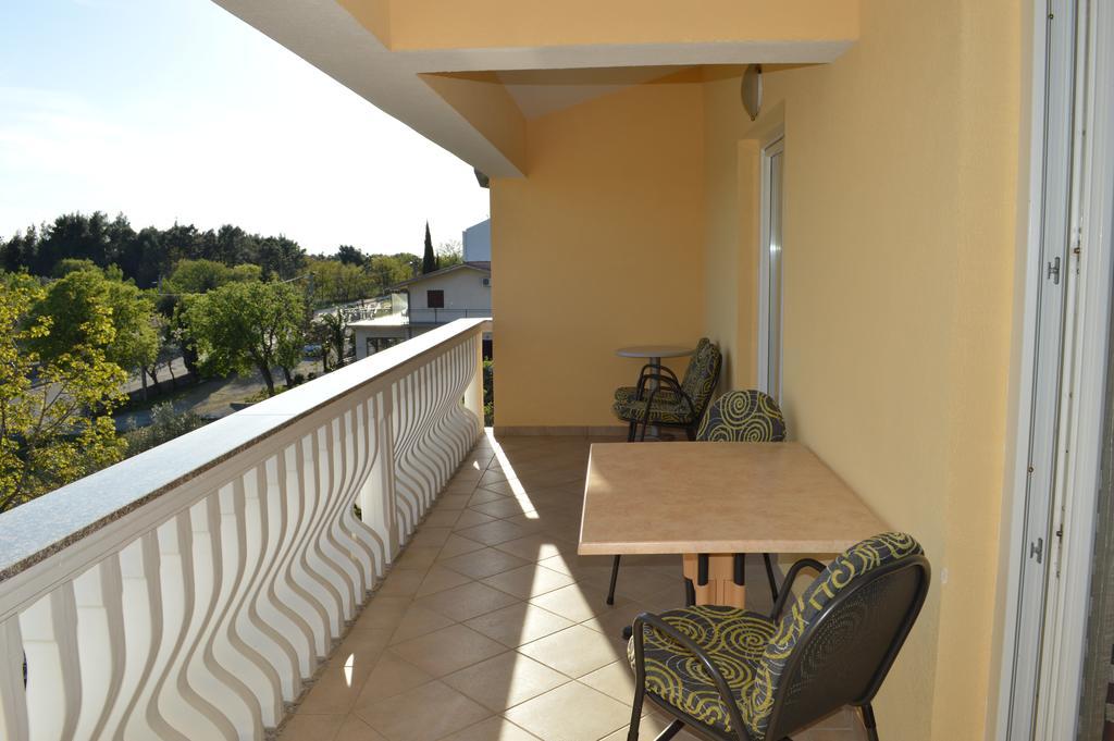 Apartments Zdenka Starigrad Paklenica Rum bild