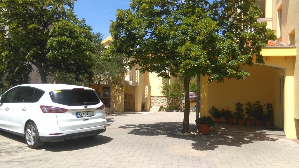 Apartments Zdenka Starigrad Paklenica Exteriör bild
