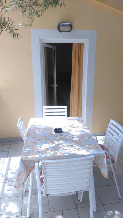 Apartments Zdenka Starigrad Paklenica Exteriör bild
