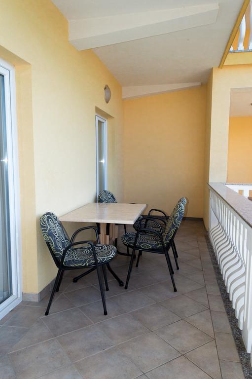 Apartments Zdenka Starigrad Paklenica Exteriör bild