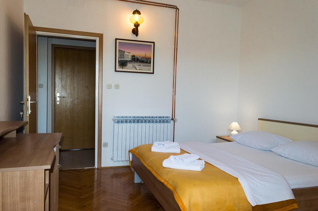 Apartments Zdenka Starigrad Paklenica Exteriör bild