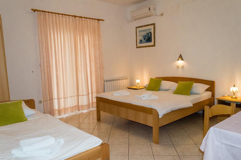 Apartments Zdenka Starigrad Paklenica Exteriör bild