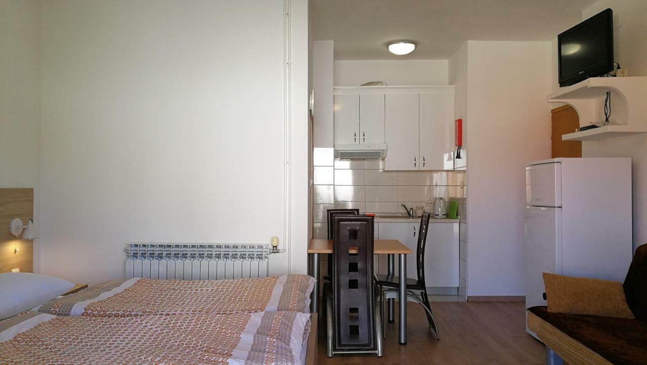 Apartments Zdenka Starigrad Paklenica Exteriör bild