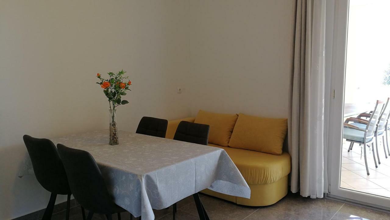 Apartments Zdenka Starigrad Paklenica Exteriör bild