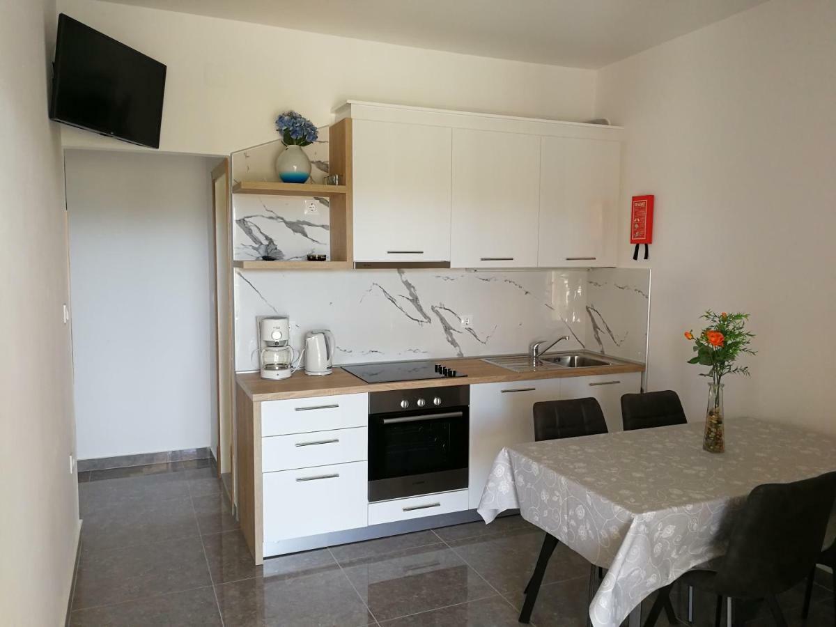Apartments Zdenka Starigrad Paklenica Exteriör bild